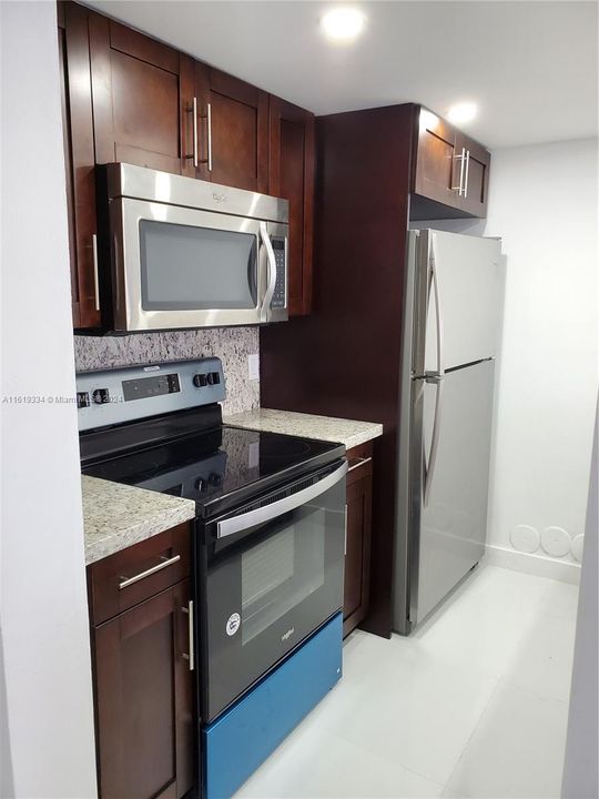 Recently Rented: $2,450 (2 beds, 2 baths, 992 Square Feet)