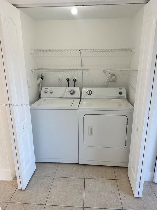 Recently Rented: $2,350 (2 beds, 2 baths, 1130 Square Feet)