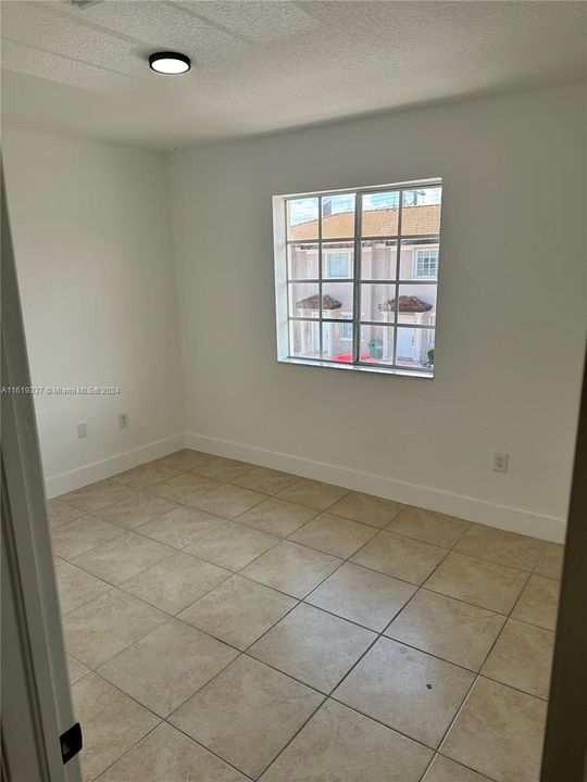 Recently Rented: $2,350 (2 beds, 2 baths, 1130 Square Feet)