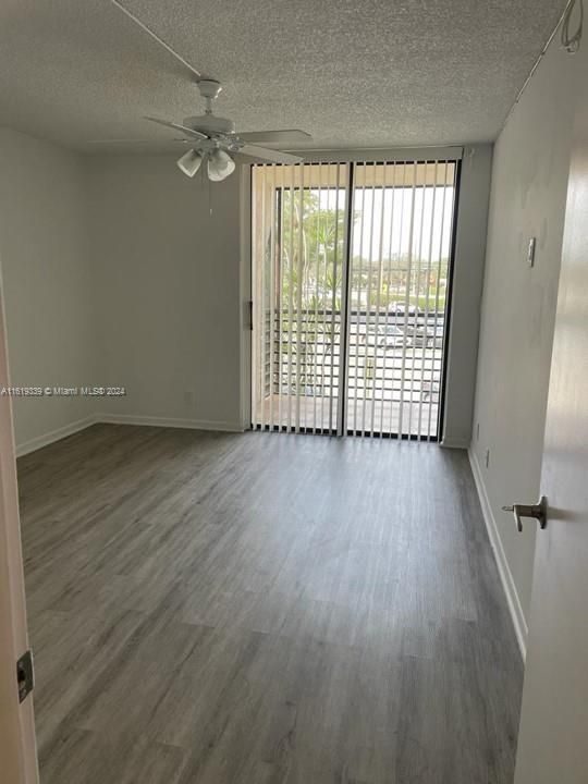 Recently Rented: $1,800 (2 beds, 2 baths, 1040 Square Feet)