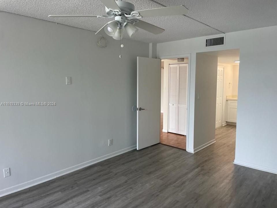 Recently Rented: $1,800 (2 beds, 2 baths, 1040 Square Feet)