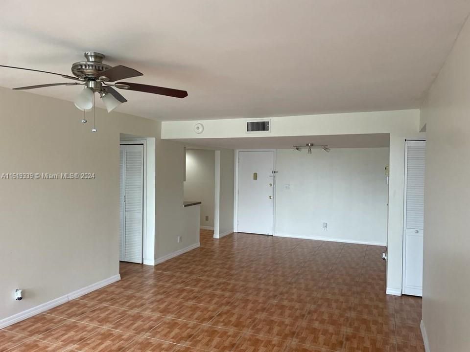 Recently Rented: $1,800 (2 beds, 2 baths, 1040 Square Feet)