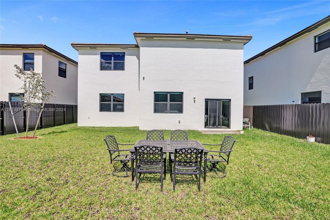 For Sale: $705,000 (4 beds, 2 baths, 2598 Square Feet)