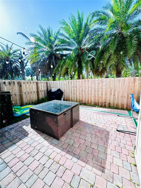 Recently Rented: $4,000 (3 beds, 2 baths, 1757 Square Feet)