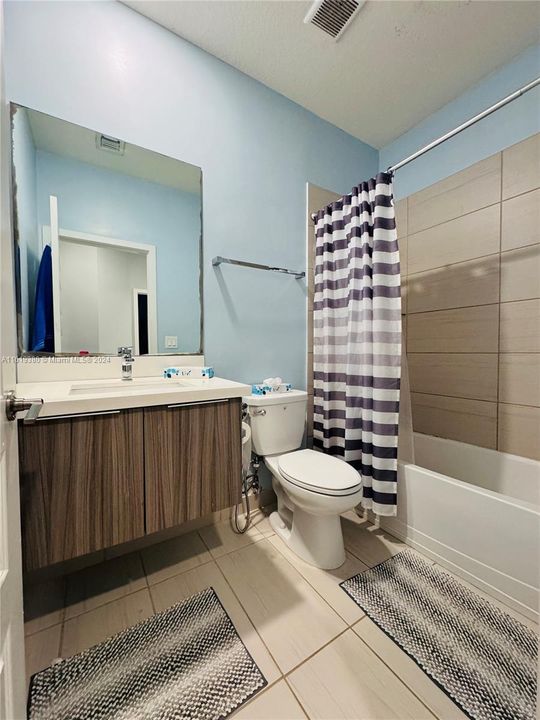 Recently Rented: $4,000 (3 beds, 2 baths, 1757 Square Feet)