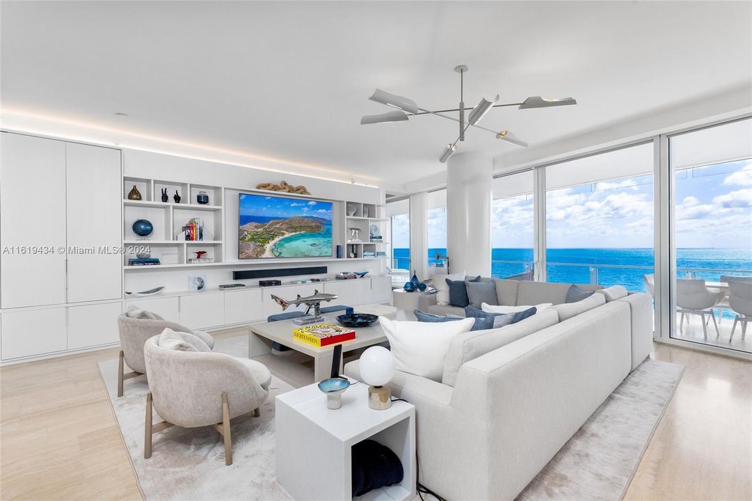 Recently Sold: $14,500,000 (2 beds, 3 baths, 2591 Square Feet)