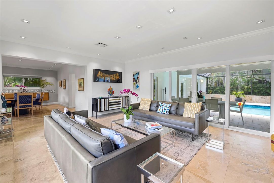 En Venta: $2,995,000 (4 camas, 3 baños, 3052 Pies cuadrados)