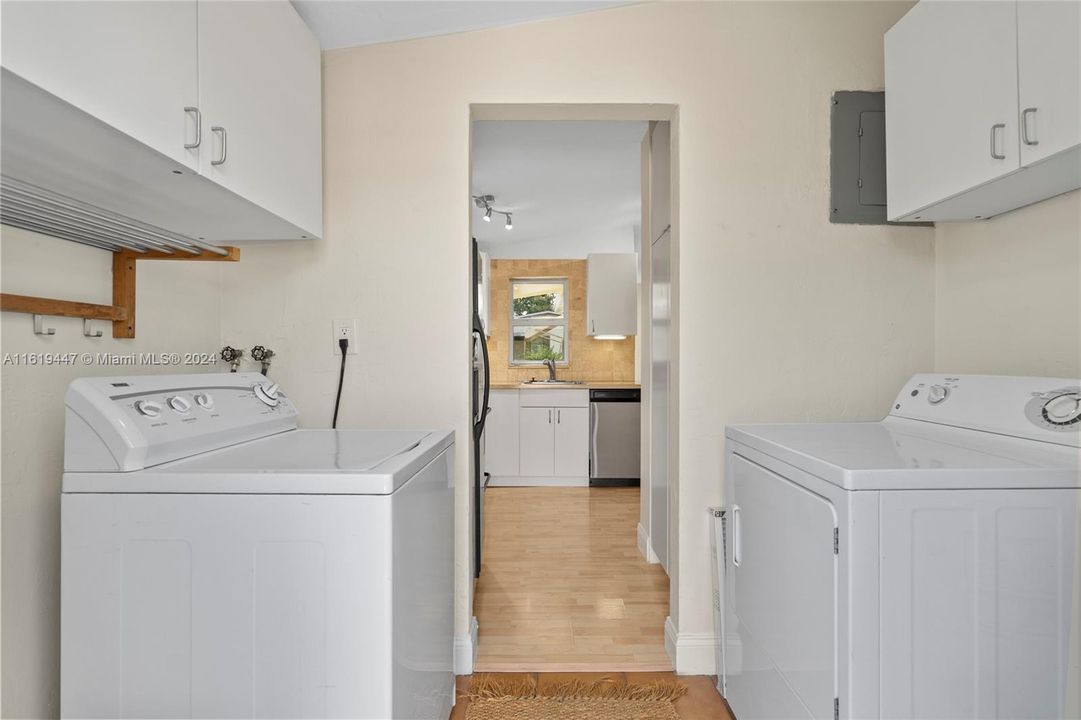 Recently Sold: $459,900 (3 beds, 1 baths, 1172 Square Feet)