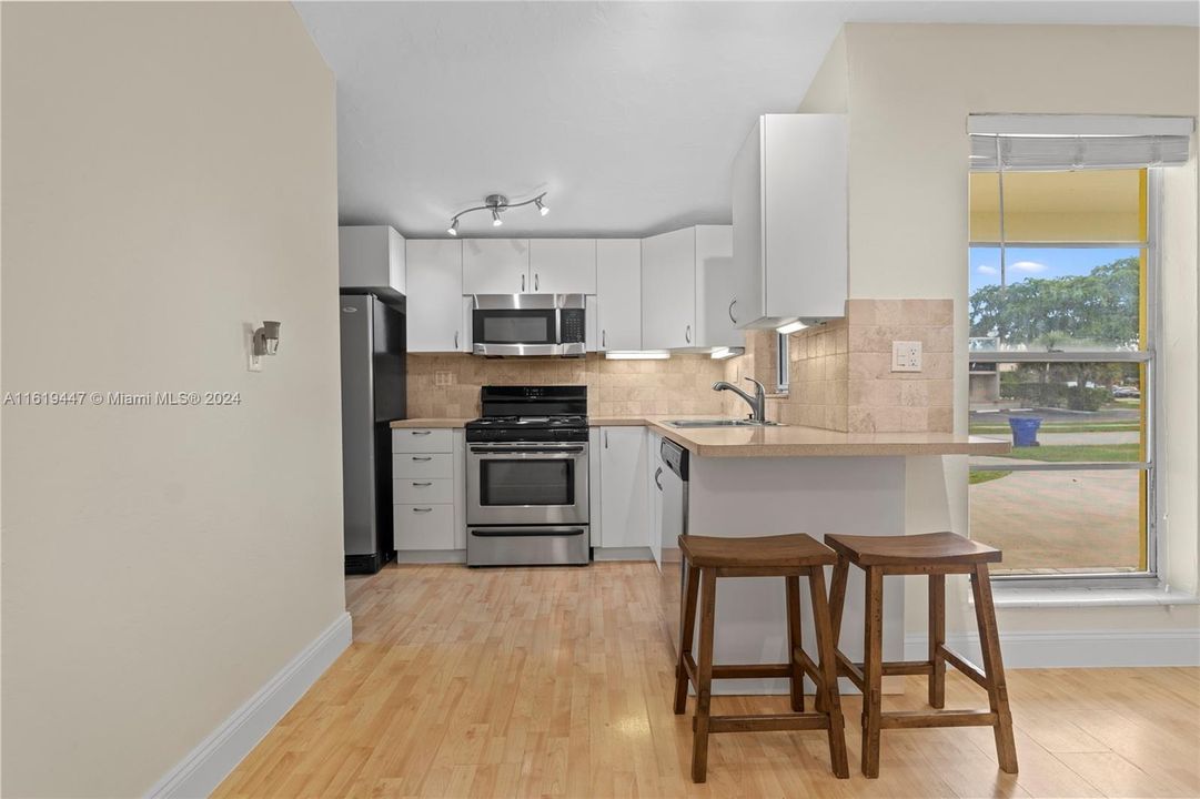 Recently Sold: $459,900 (3 beds, 1 baths, 1172 Square Feet)