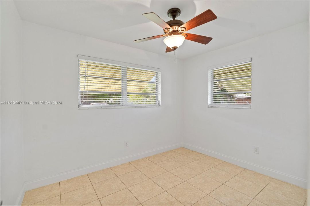 Recently Sold: $459,900 (3 beds, 1 baths, 1172 Square Feet)