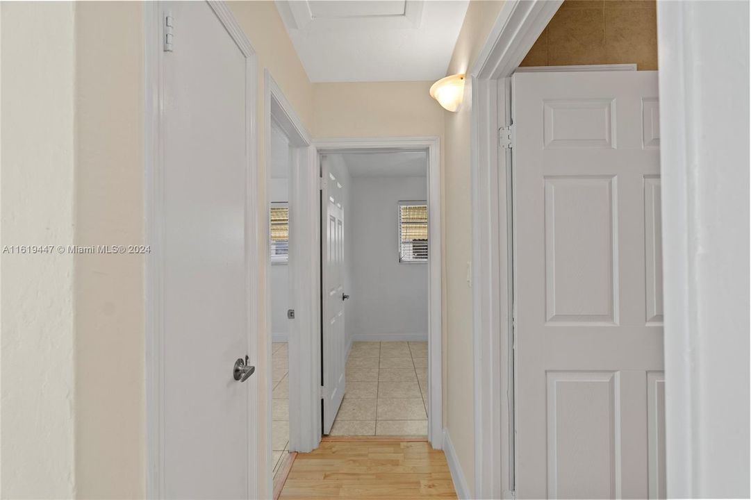 Recently Sold: $459,900 (3 beds, 1 baths, 1172 Square Feet)