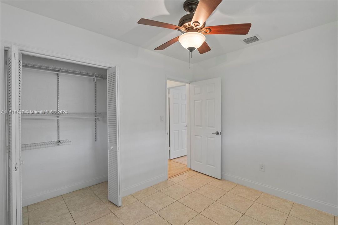 Recently Sold: $459,900 (3 beds, 1 baths, 1172 Square Feet)