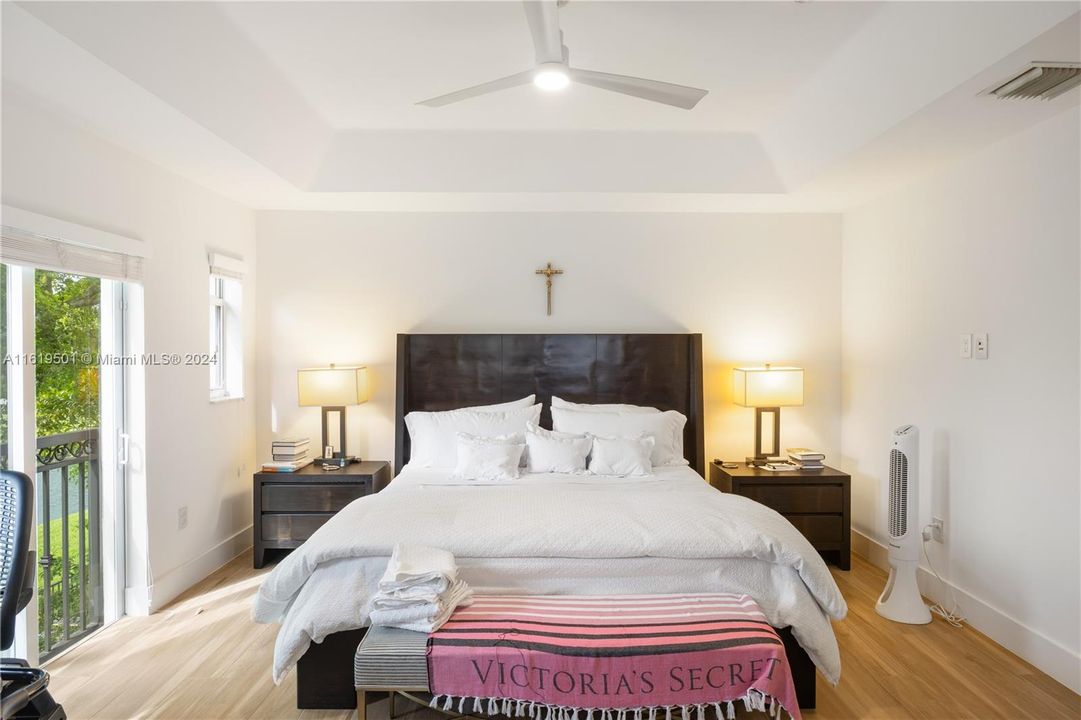 Recently Rented: $6,500 (4 beds, 4 baths, 2615 Square Feet)