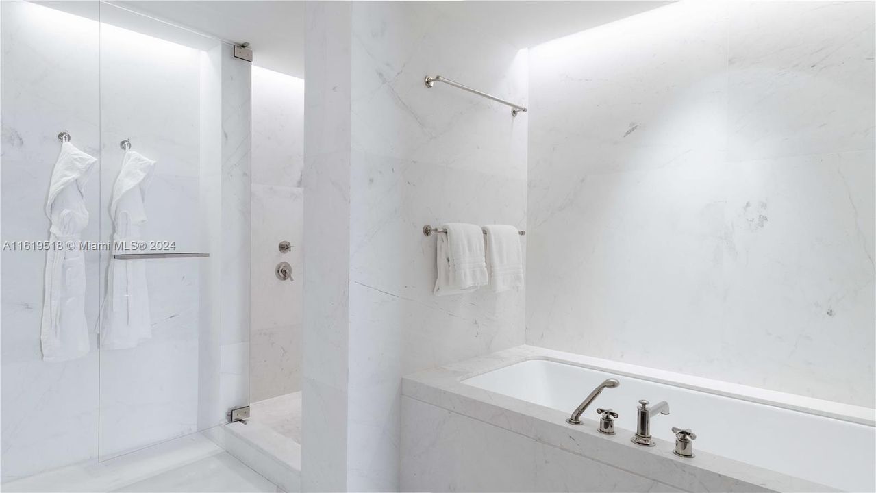 Recently Sold: $8,250,000 (1 beds, 2 baths, 1823 Square Feet)