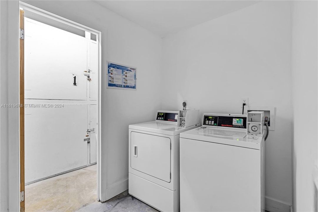 Recently Sold: $385,000 (1 beds, 1 baths, 814 Square Feet)