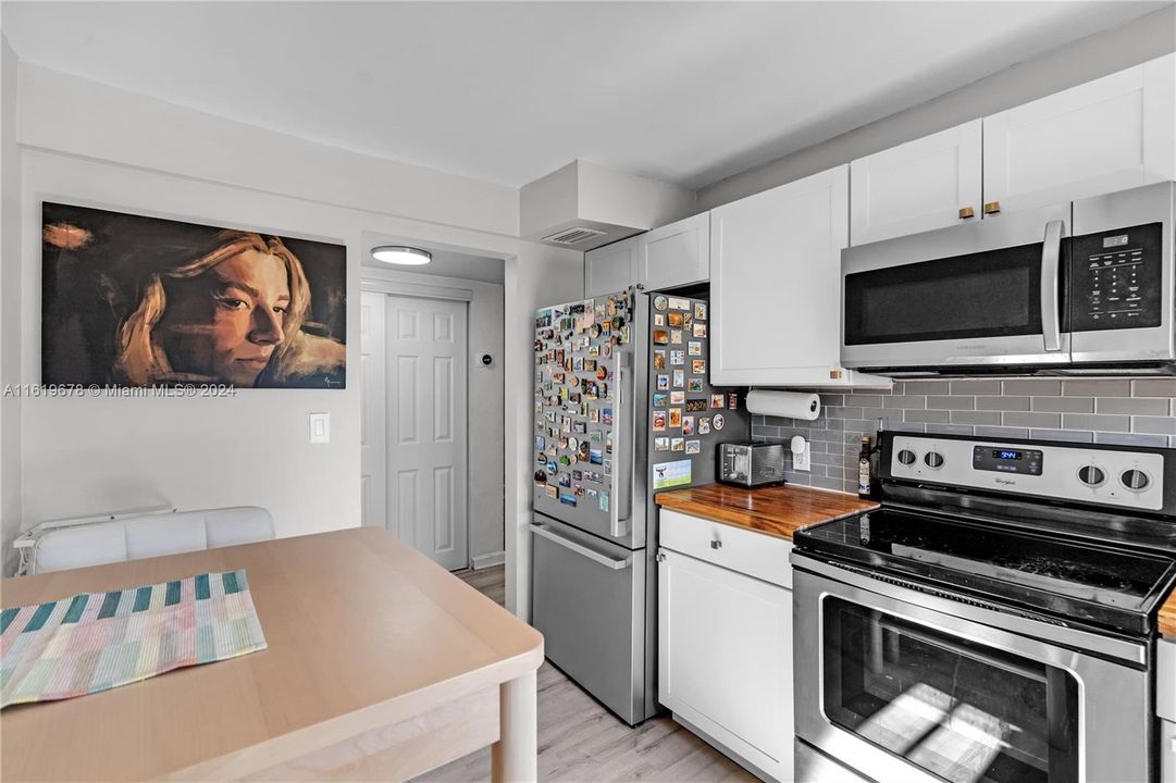 Recently Sold: $385,000 (1 beds, 1 baths, 814 Square Feet)