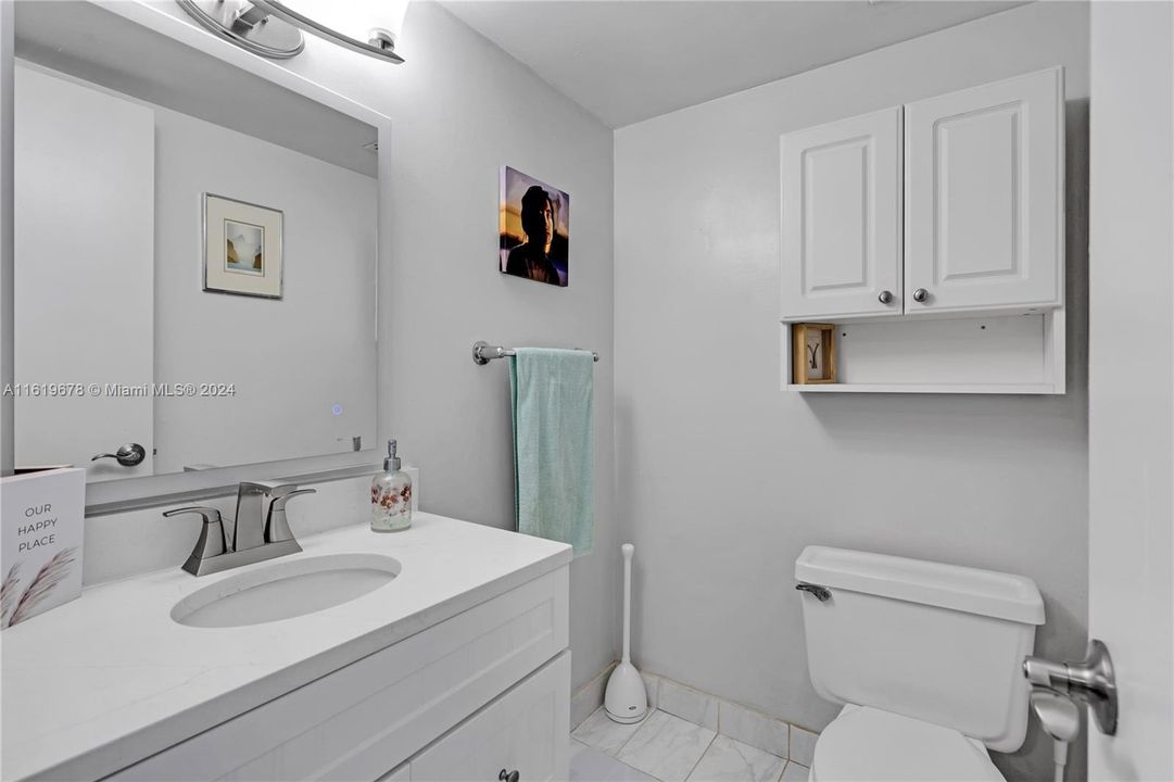 Recently Sold: $385,000 (1 beds, 1 baths, 814 Square Feet)