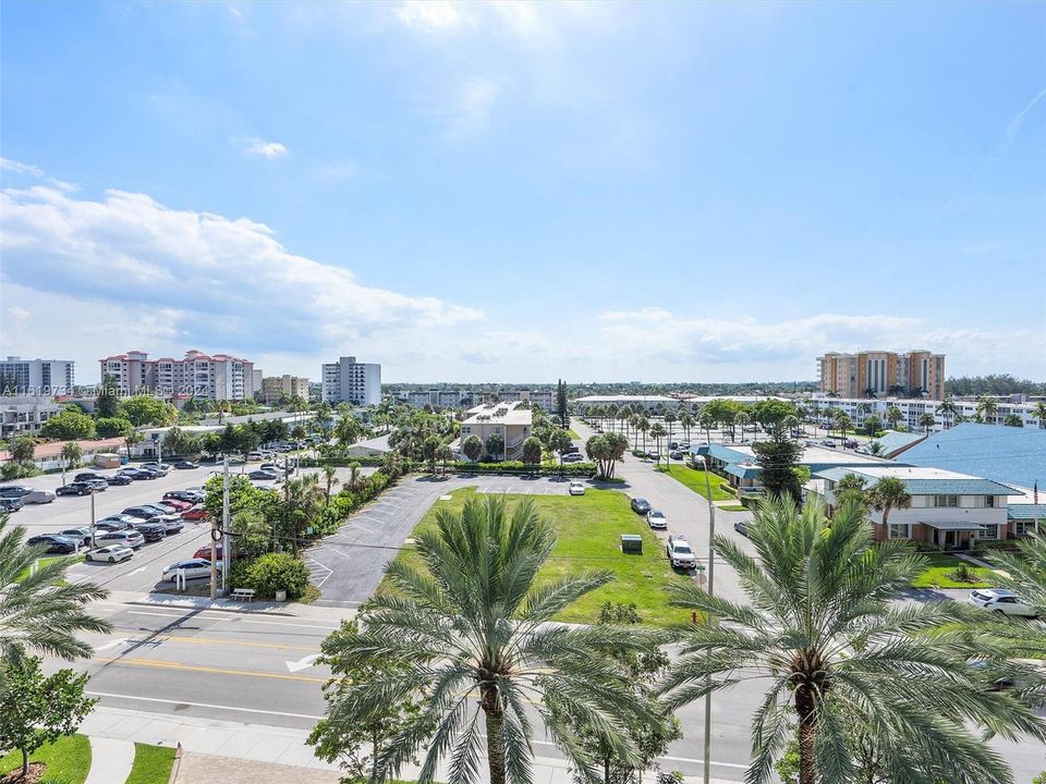 Active With Contract: $1,900,000 (3 beds, 3 baths, 1830 Square Feet)