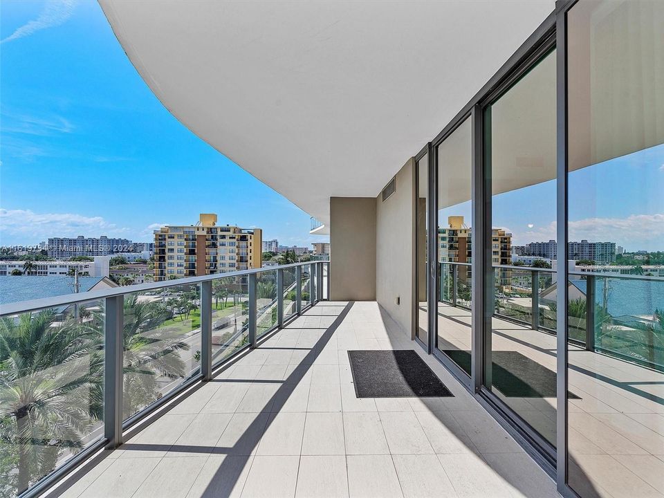 Active With Contract: $1,900,000 (3 beds, 3 baths, 1830 Square Feet)