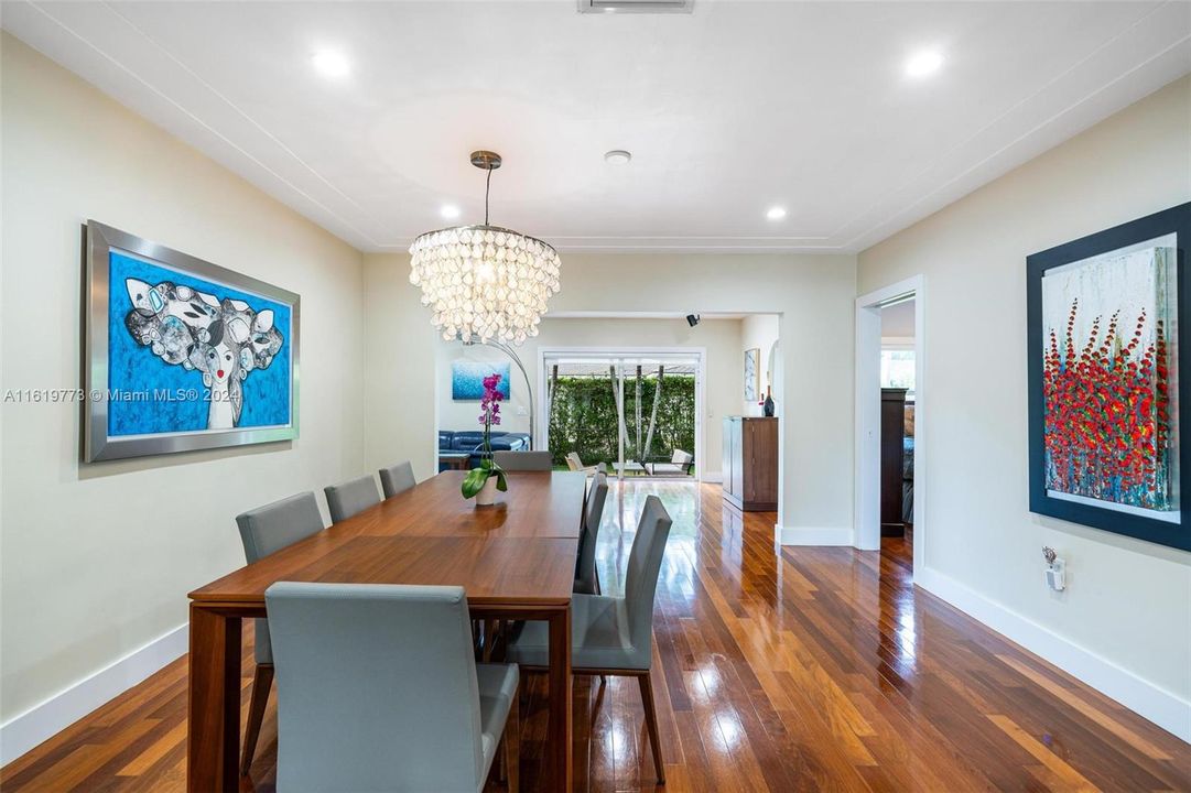 Recently Sold: $1,385,000 (3 beds, 2 baths, 1616 Square Feet)