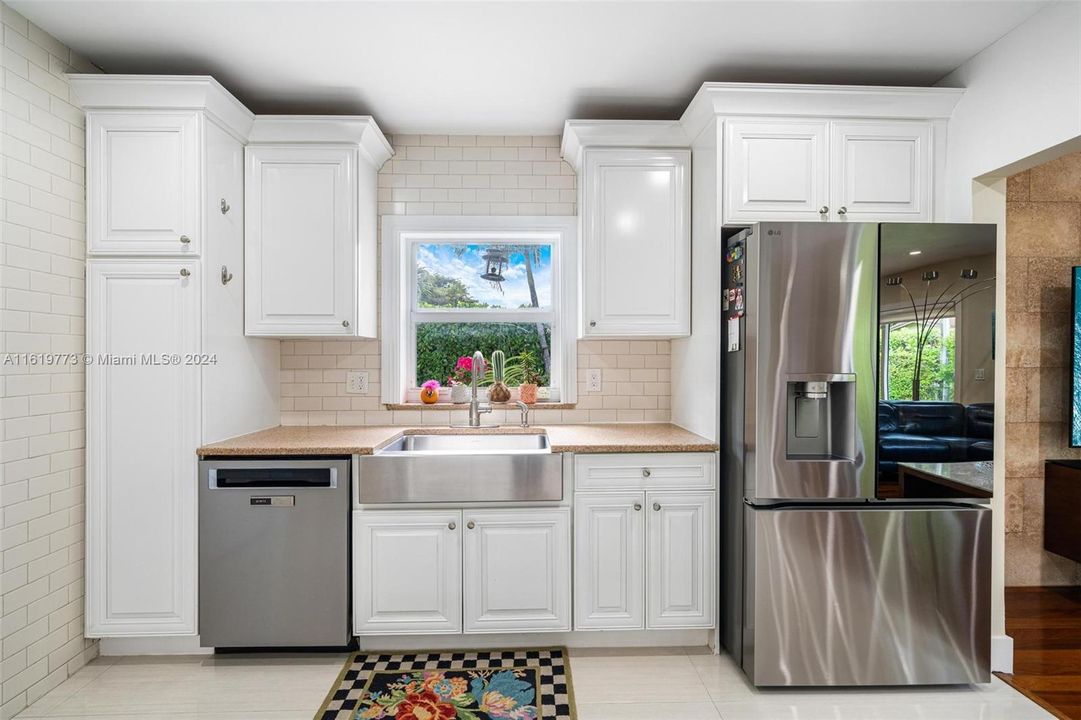 Recently Sold: $1,385,000 (3 beds, 2 baths, 1616 Square Feet)