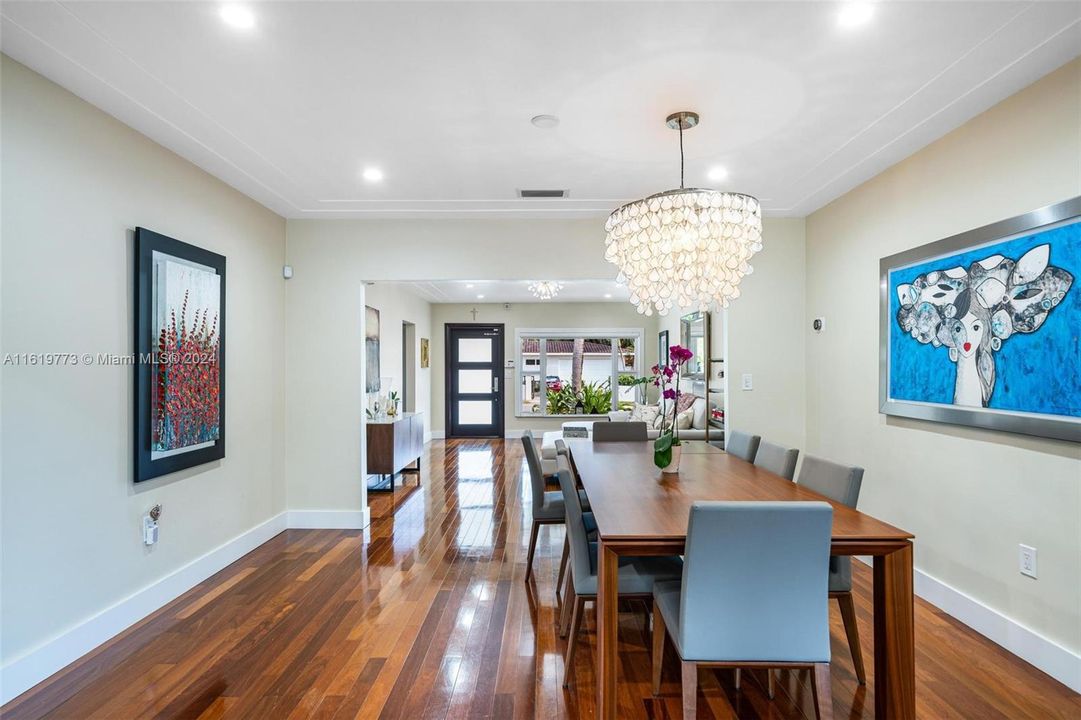 Recently Sold: $1,385,000 (3 beds, 2 baths, 1616 Square Feet)