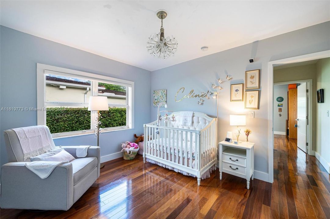 Recently Sold: $1,385,000 (3 beds, 2 baths, 1616 Square Feet)