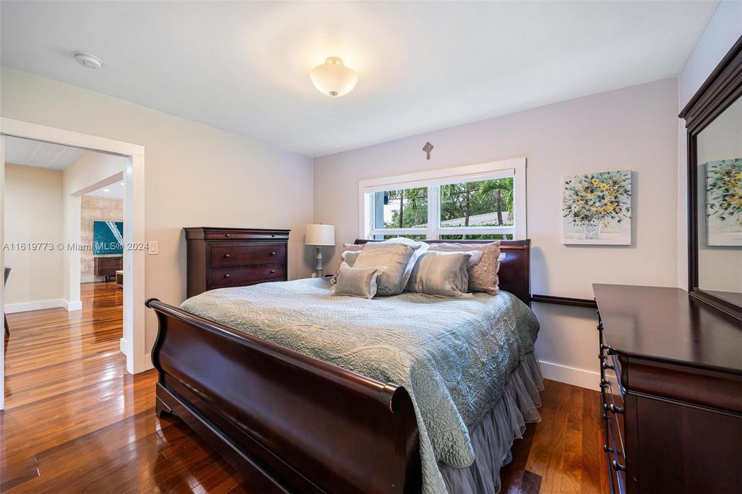 Recently Sold: $1,385,000 (3 beds, 2 baths, 1616 Square Feet)