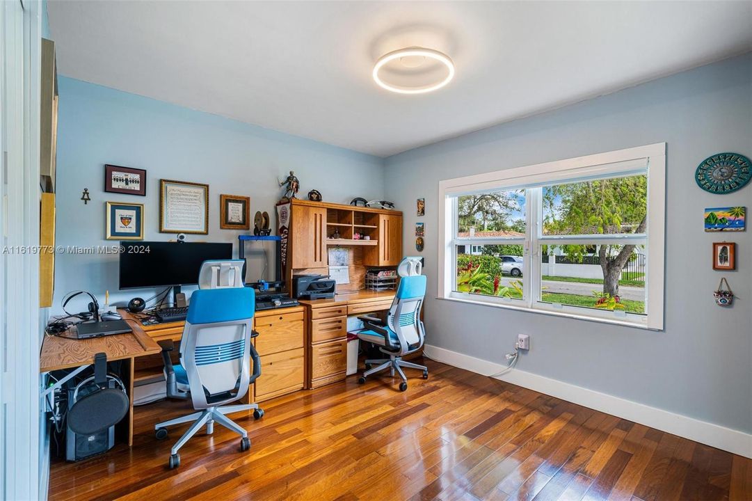 Recently Sold: $1,385,000 (3 beds, 2 baths, 1616 Square Feet)