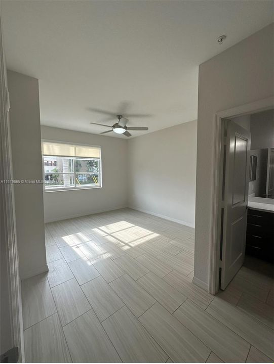 For Rent: $2,649 (2 beds, 2 baths, 1276 Square Feet)