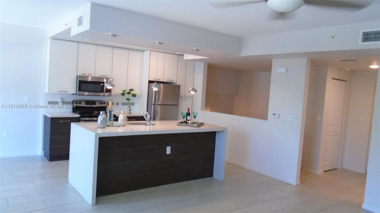 For Rent: $2,649 (2 beds, 2 baths, 1276 Square Feet)