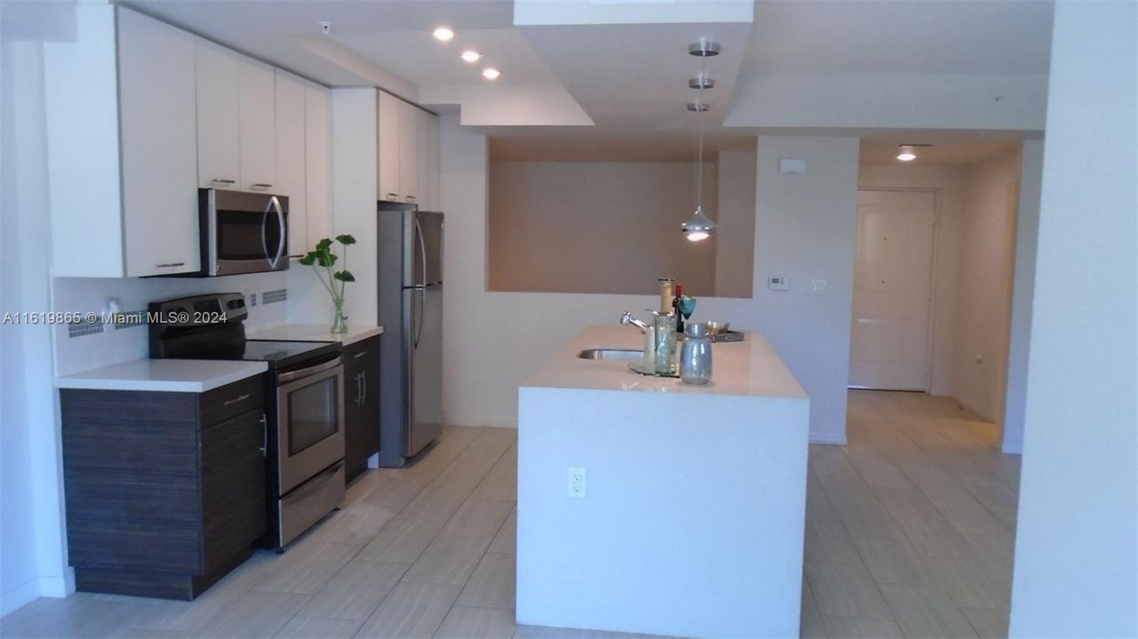 For Rent: $2,649 (2 beds, 2 baths, 1276 Square Feet)