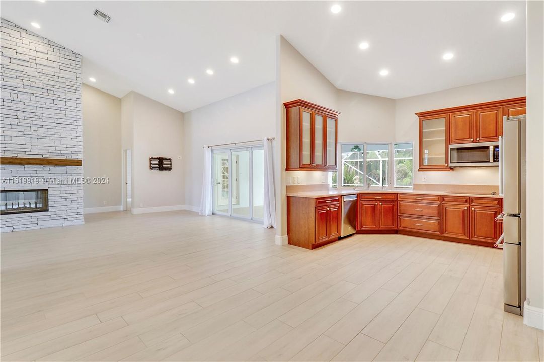 Dining & kitchen area is expansive for entertaining