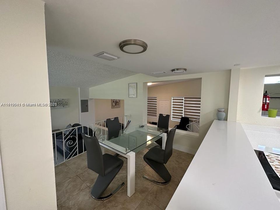 Active With Contract: $3,300 (3 beds, 2 baths, 1582 Square Feet)