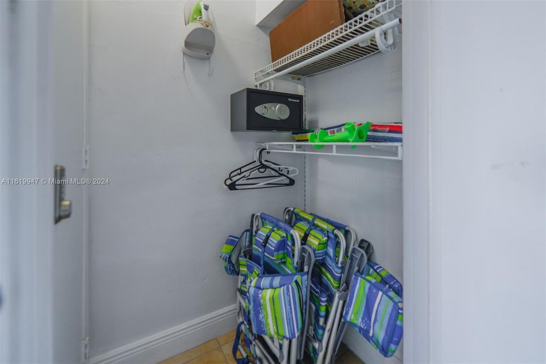 Recently Sold: $250,000 (0 beds, 1 baths, 330 Square Feet)