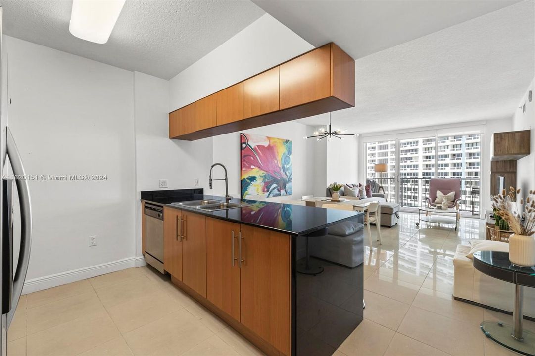 Recently Rented: $2,650 (1 beds, 1 baths, 791 Square Feet)