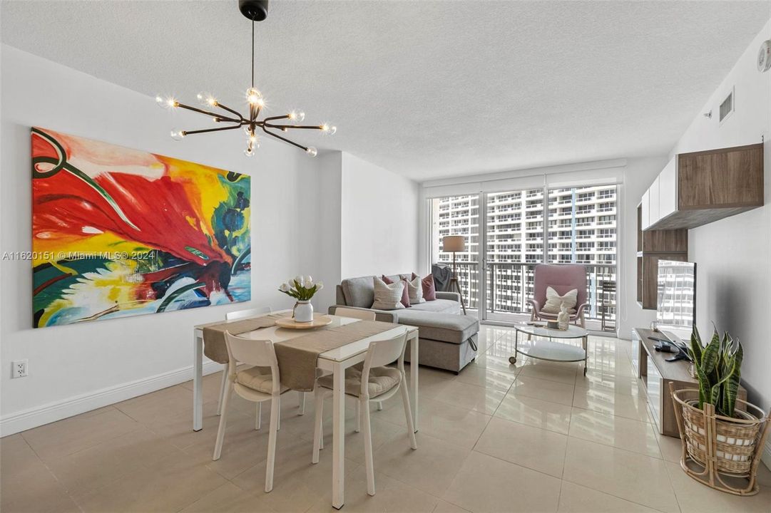 Recently Rented: $2,650 (1 beds, 1 baths, 791 Square Feet)