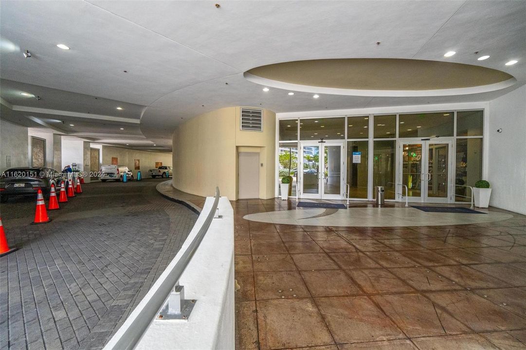 Recently Rented: $2,650 (1 beds, 1 baths, 791 Square Feet)