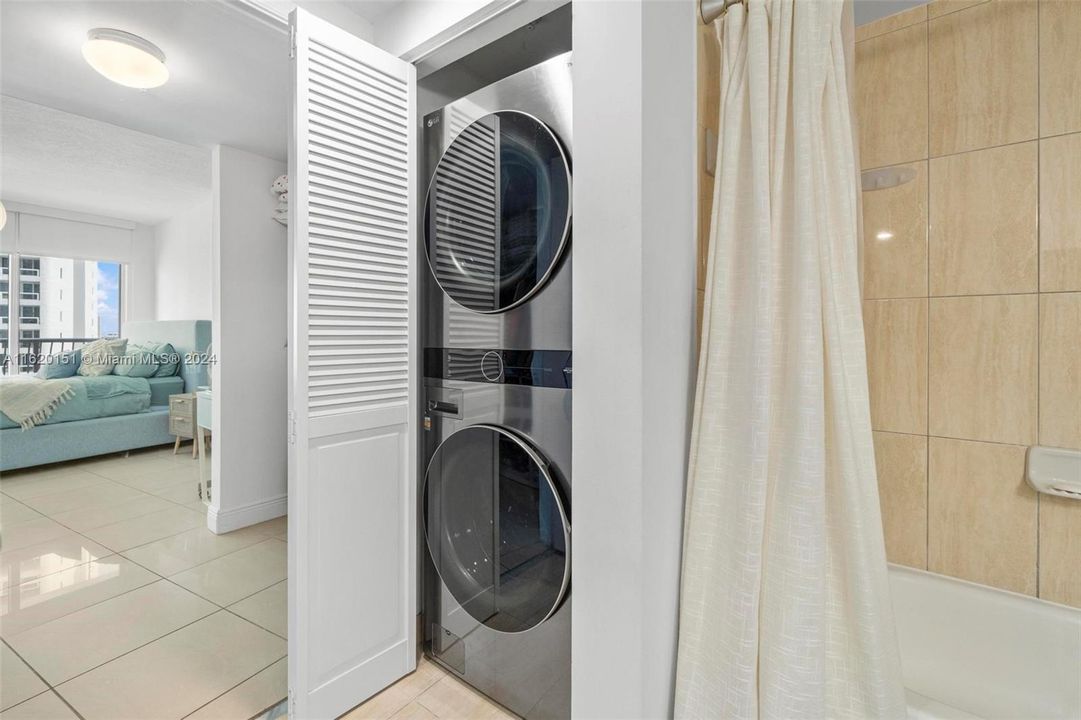 Recently Rented: $2,650 (1 beds, 1 baths, 791 Square Feet)