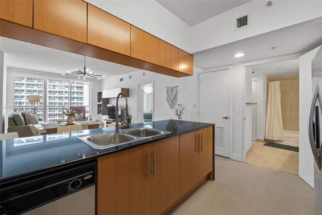 Recently Rented: $2,650 (1 beds, 1 baths, 791 Square Feet)