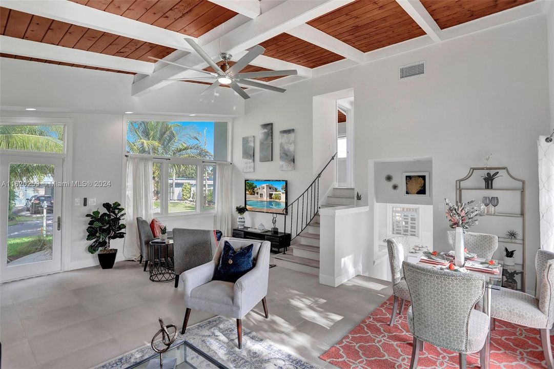 Active With Contract: $1,250,000 (3 beds, 2 baths, 1644 Square Feet)