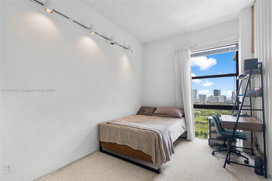 For Sale: $349,000 (2 beds, 2 baths, 1157 Square Feet)