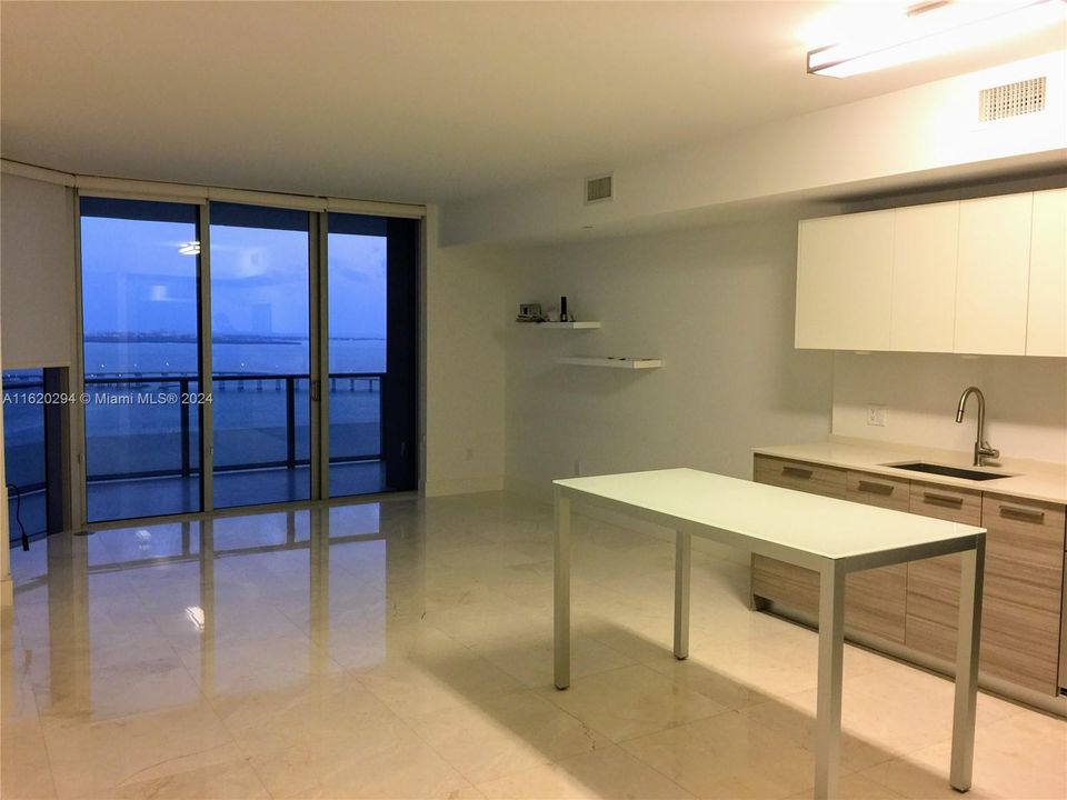 Recently Rented: $6,250 (3 beds, 2 baths, 1308 Square Feet)