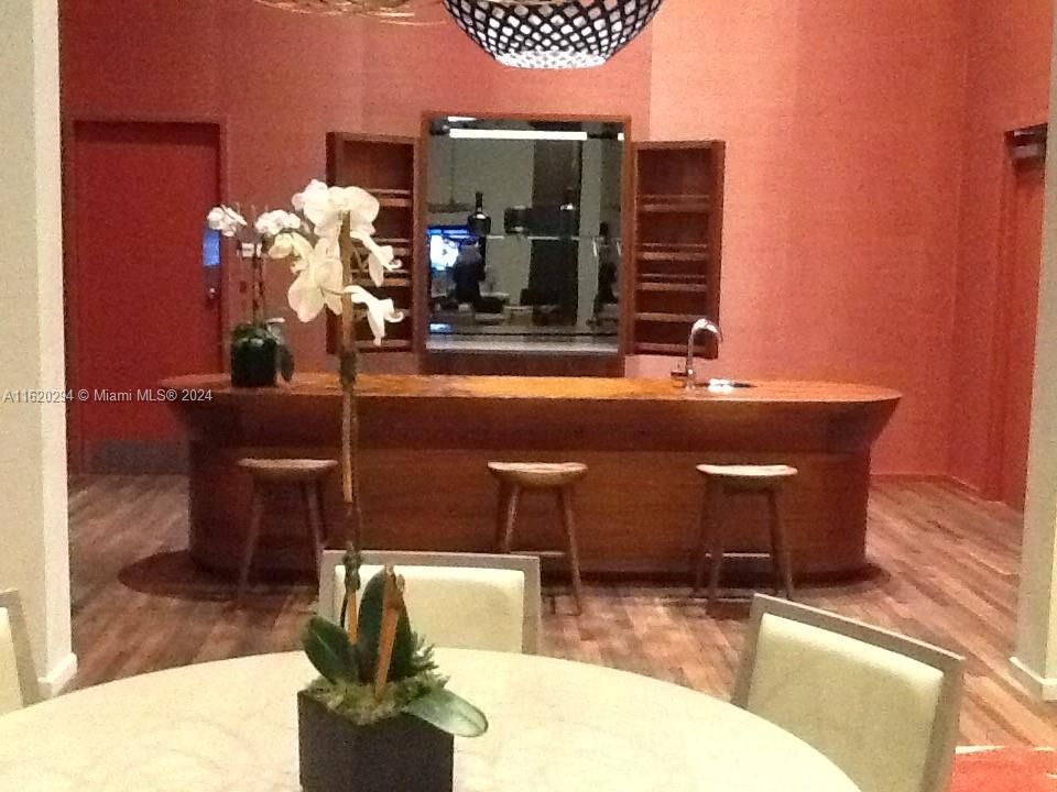 Recently Rented: $6,250 (3 beds, 2 baths, 1308 Square Feet)