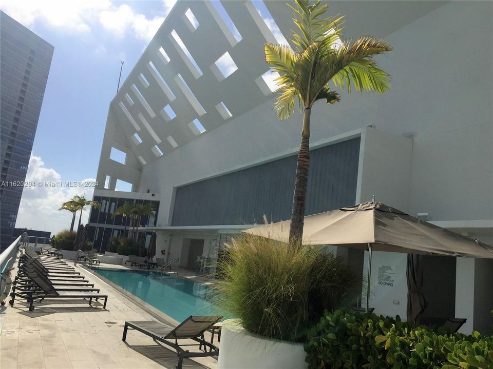 Recently Rented: $6,250 (3 beds, 2 baths, 1308 Square Feet)