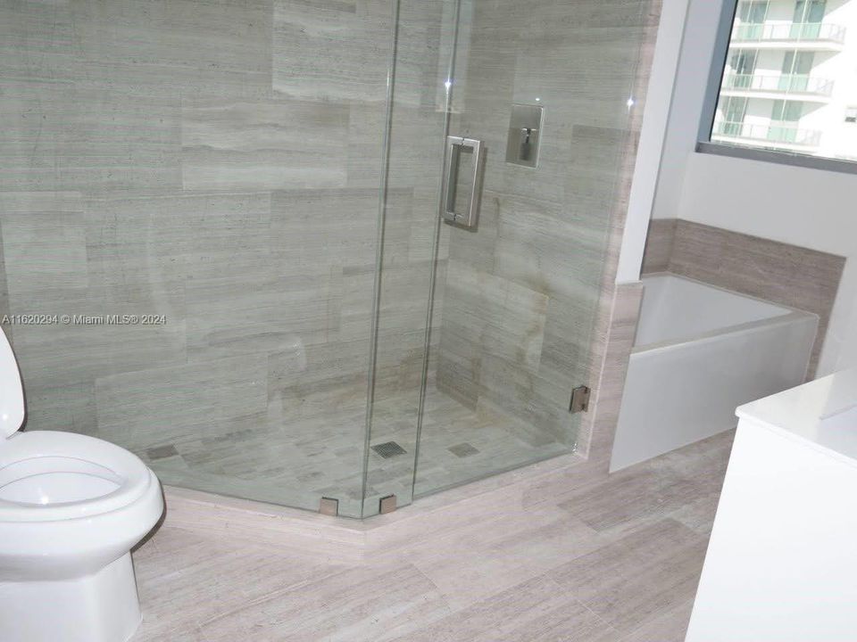 Recently Rented: $6,250 (3 beds, 2 baths, 1308 Square Feet)