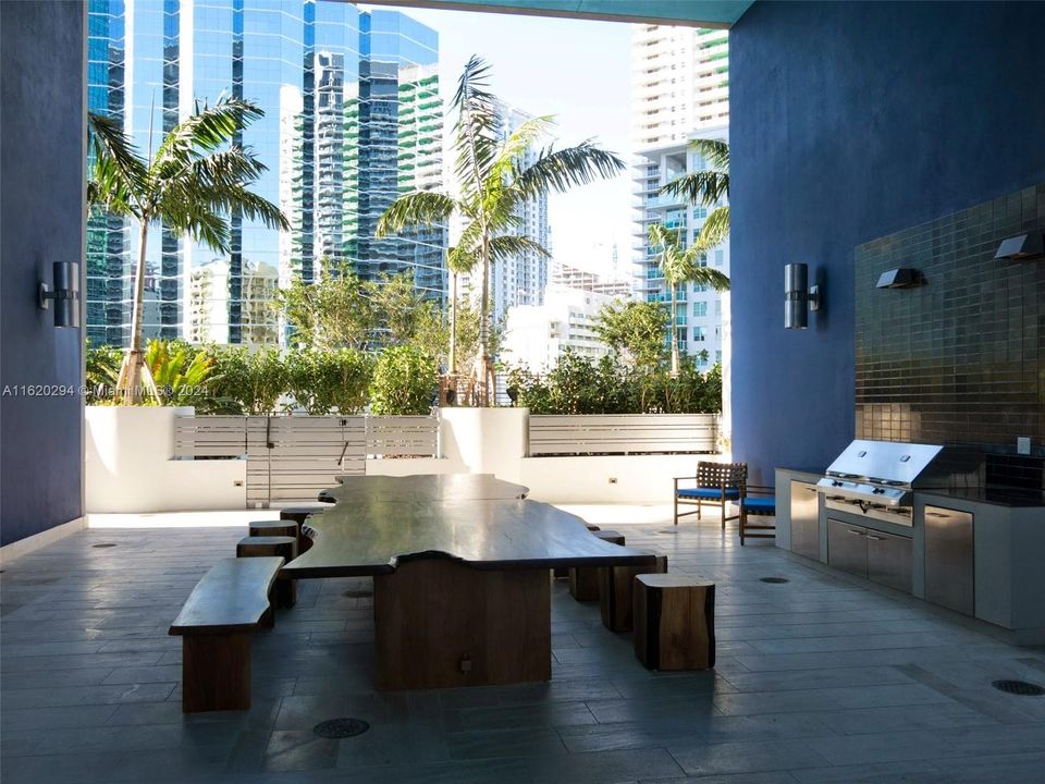 Recently Rented: $6,250 (3 beds, 2 baths, 1308 Square Feet)