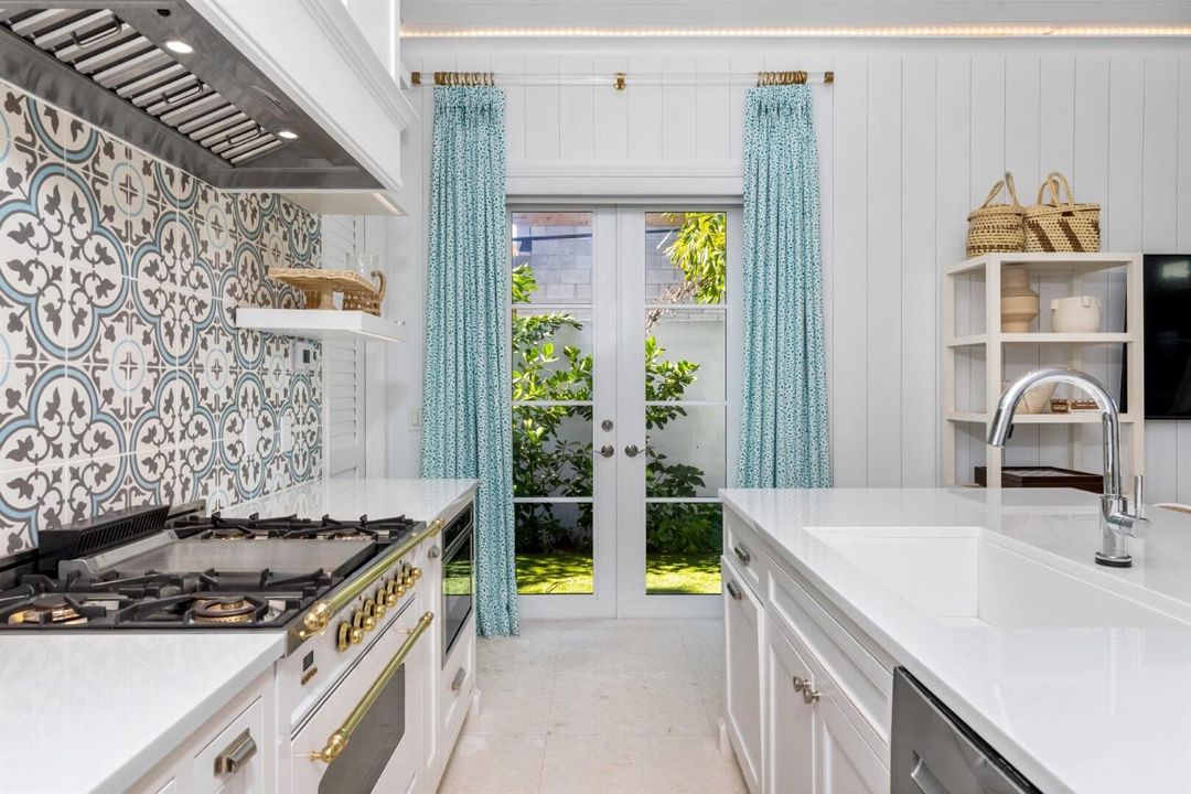 Guest House Kitchen