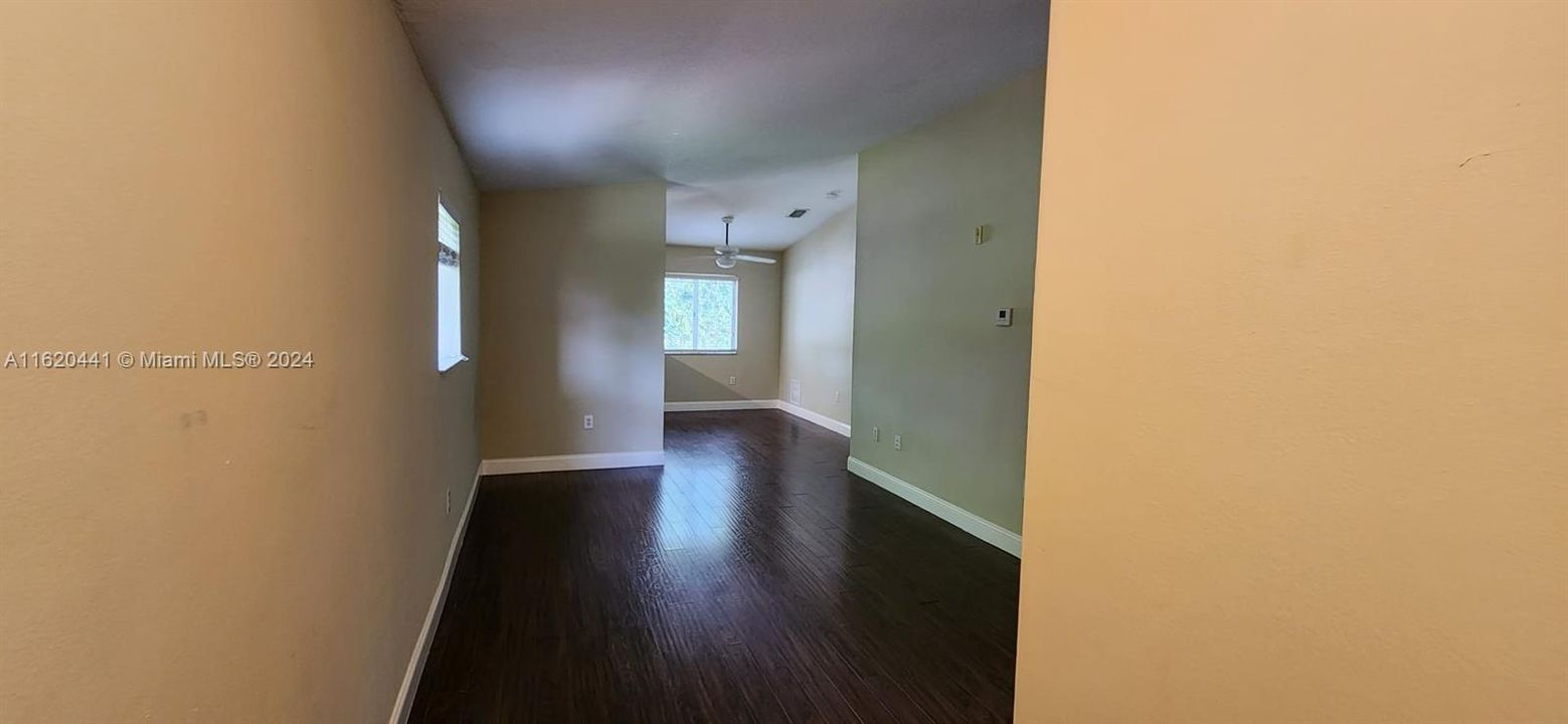 Active With Contract: $2,100 (3 beds, 2 baths, 1092 Square Feet)