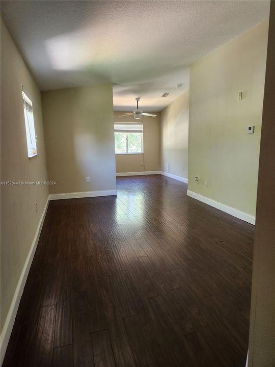 For Rent: $2,100 (3 beds, 2 baths, 1092 Square Feet)